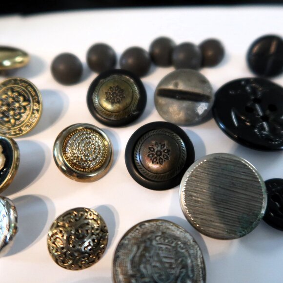 Large Old Button Collection Some Military Style Buttons Some Vintage Variety - Picture 16 of 16